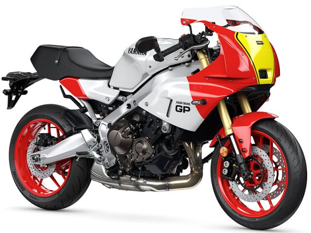 Yamaha XSR900GP: Наследие гран-при 1980-х в современной технологичной упаковке