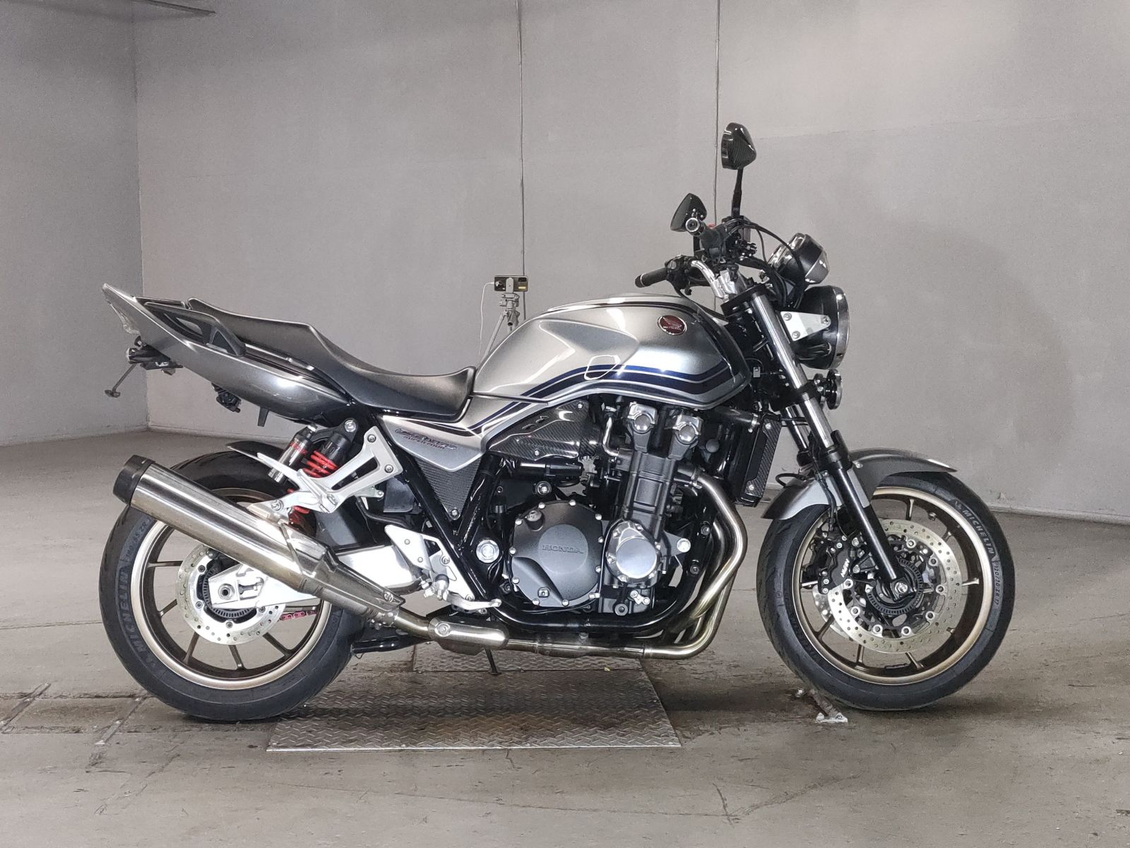 CB1300SF