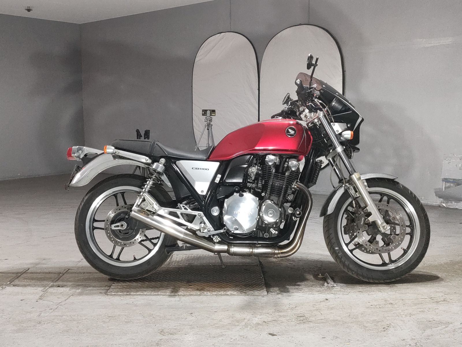 CB1100