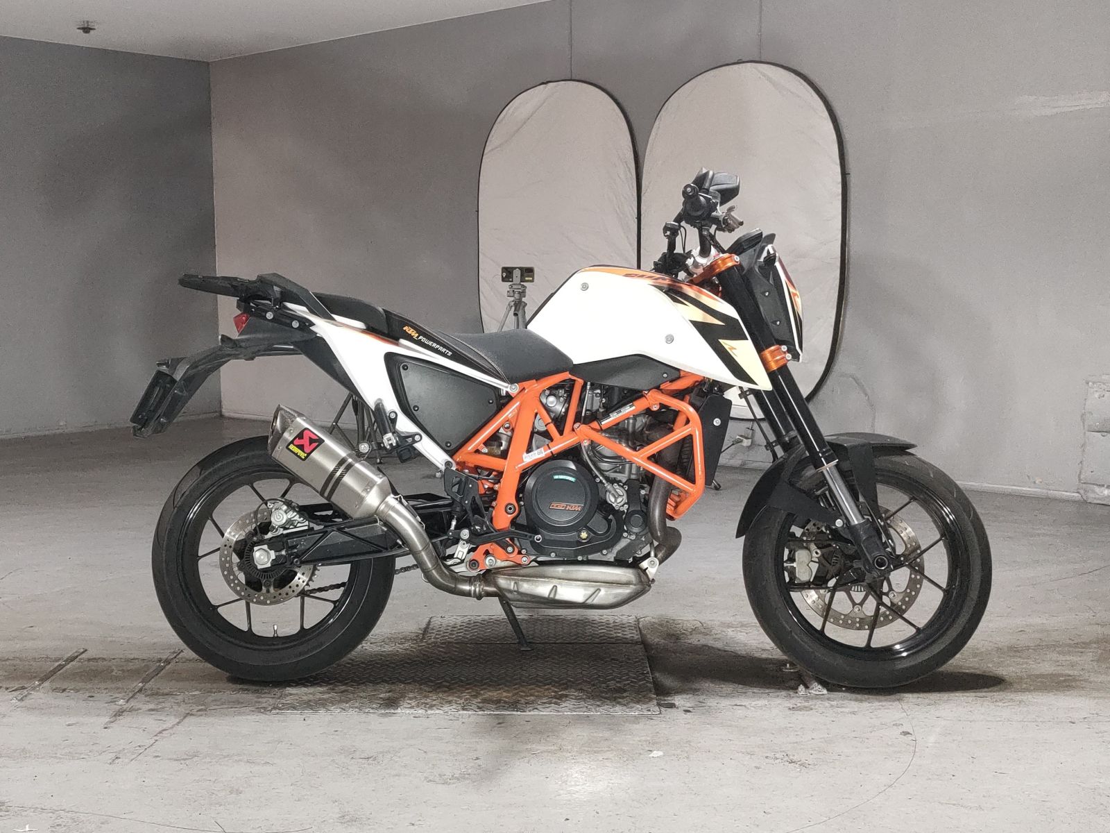 690 DUKE R